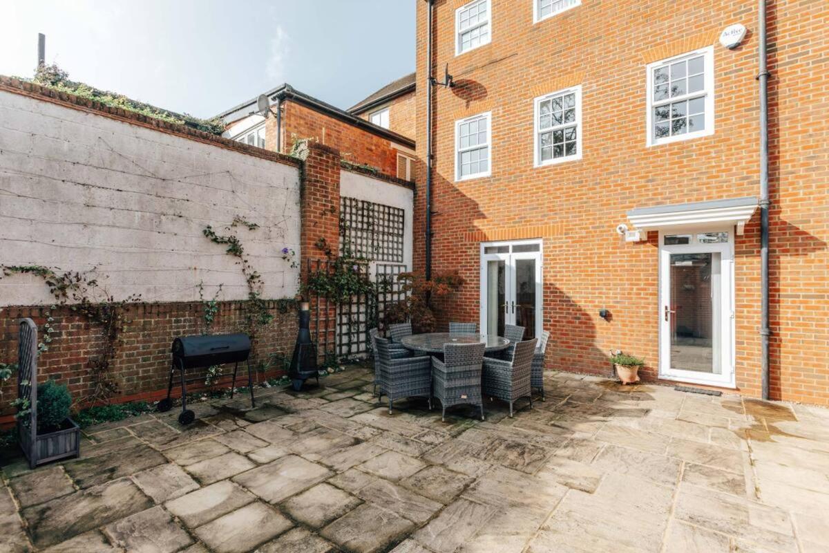 Villa Olive Tale Henley-on-Thames Exterior foto