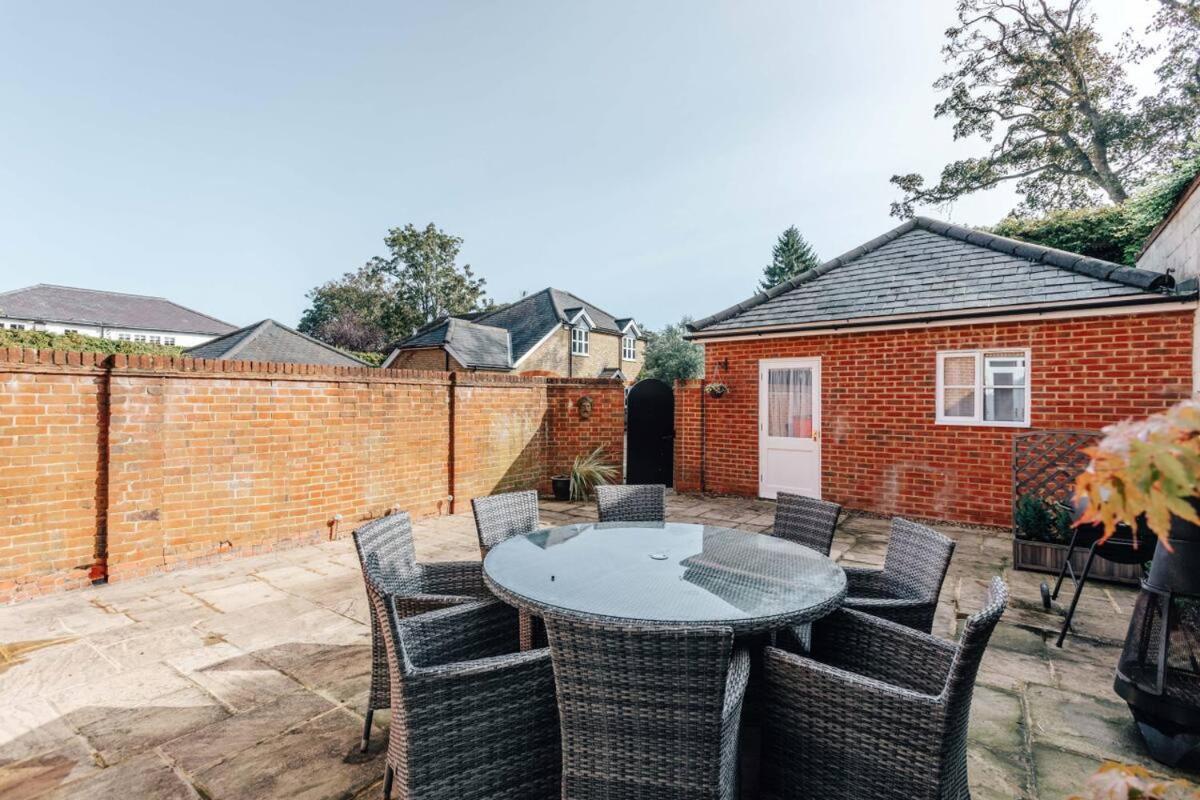 Villa Olive Tale Henley-on-Thames Exterior foto